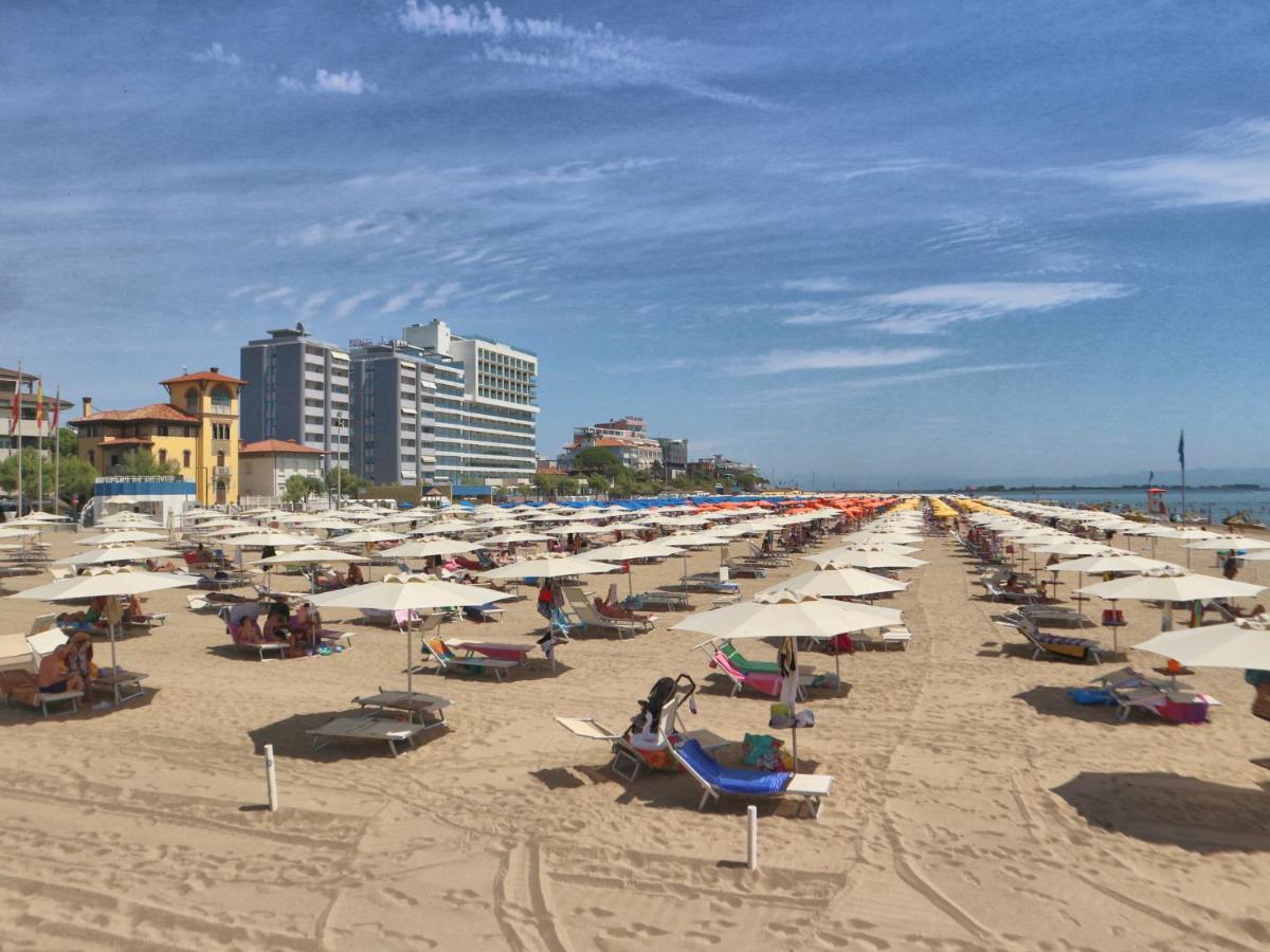 Burello Apartamento Lignano Sabbiadoro Exterior foto