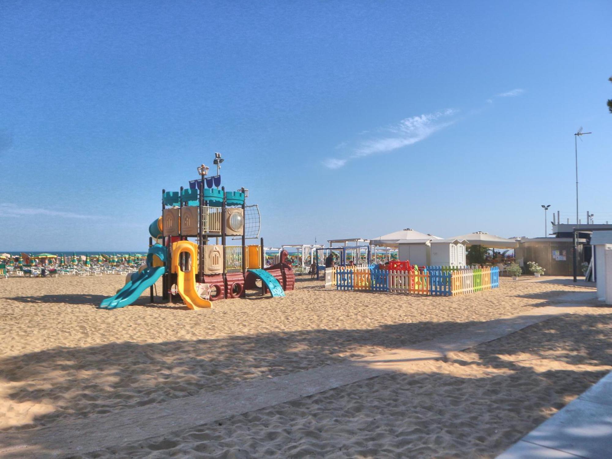 Burello Apartamento Lignano Sabbiadoro Exterior foto